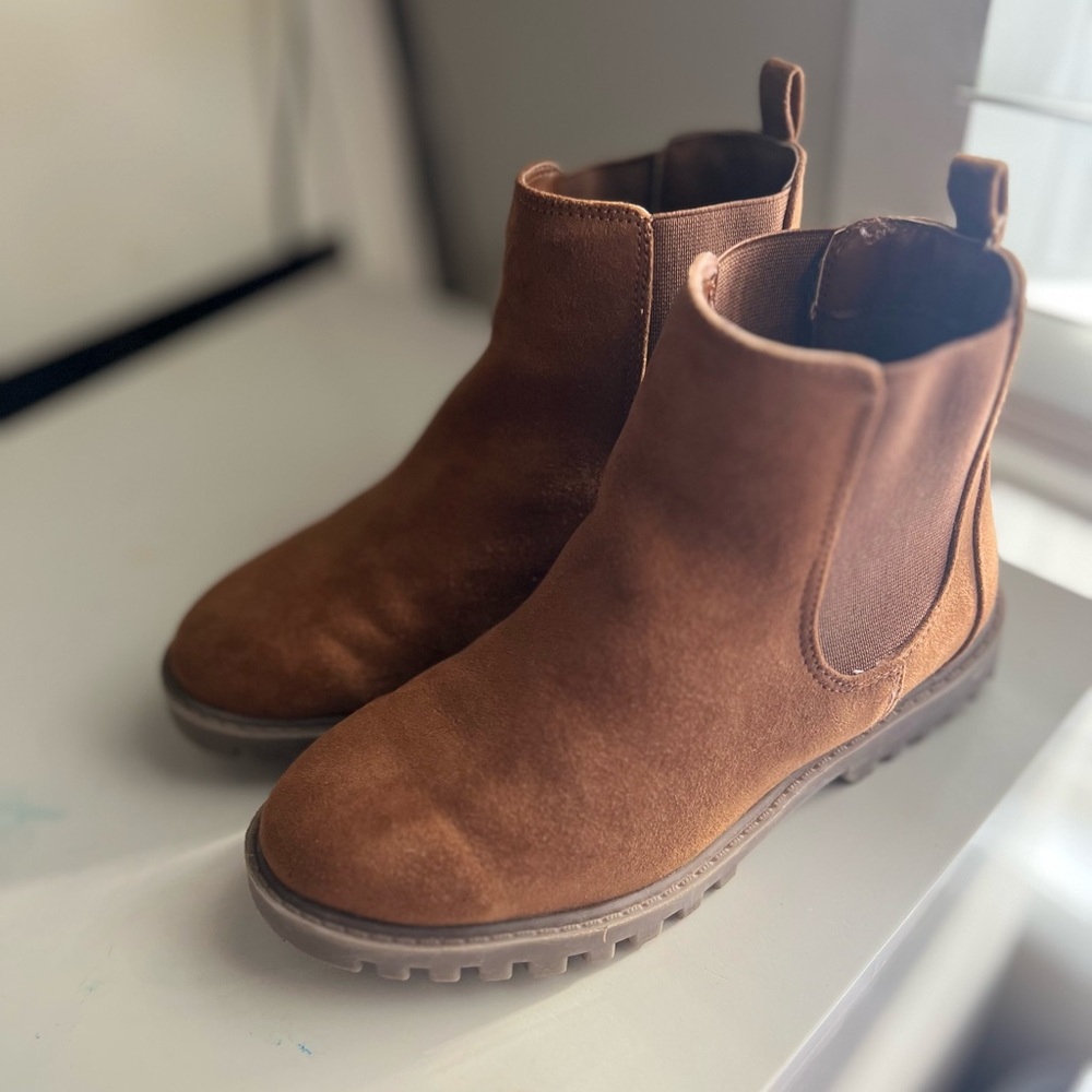 Camel/ tan boots